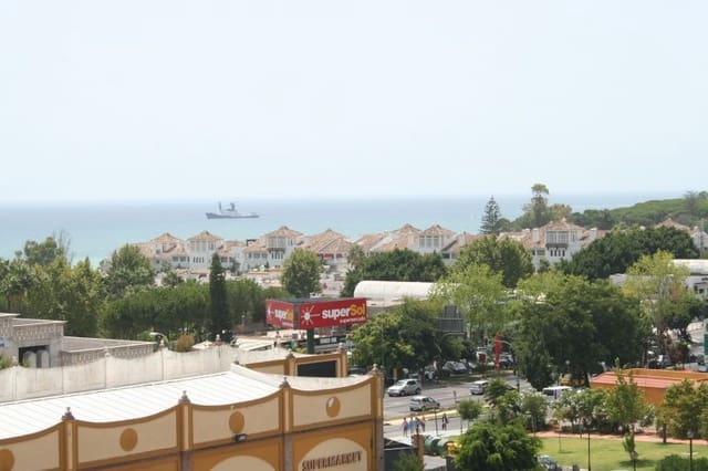 Ático de 4 habitaciones en Golden Mile, Marbella en venta con piscina garaje - 473.000 € (Ref: 10001735)