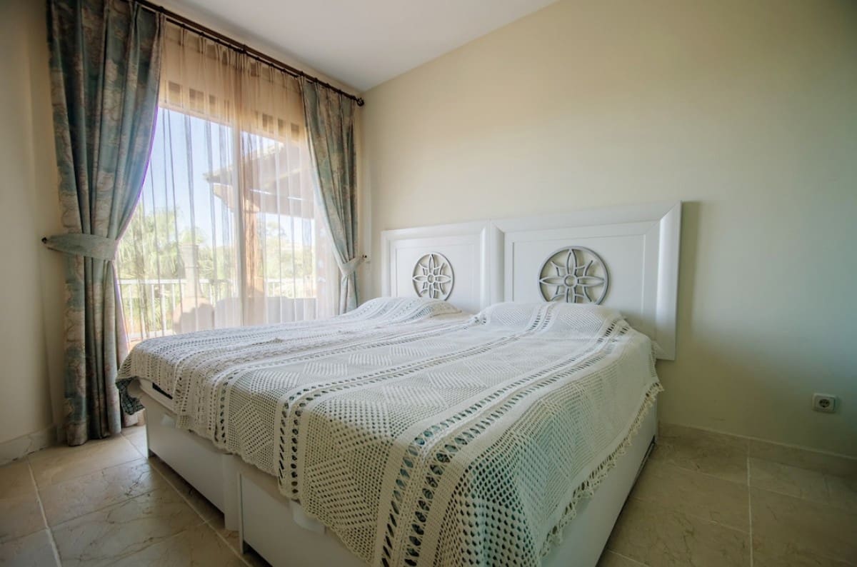 Ático de 3 habitaciones en Benahavís en venta con piscina garaje - 459.000 € (Ref: 10001736)
