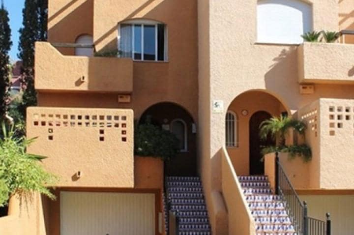 3 sypialnia Dom na sprzedaż w Nueva Andalucia z basenem - 425 000 € (Ref: 10001737)