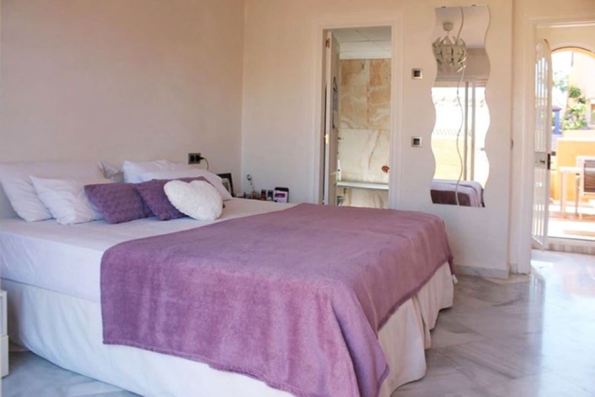 3 sypialnia Dom na sprzedaż w Nueva Andalucia z basenem - 425 000 € (Ref: 10001737)