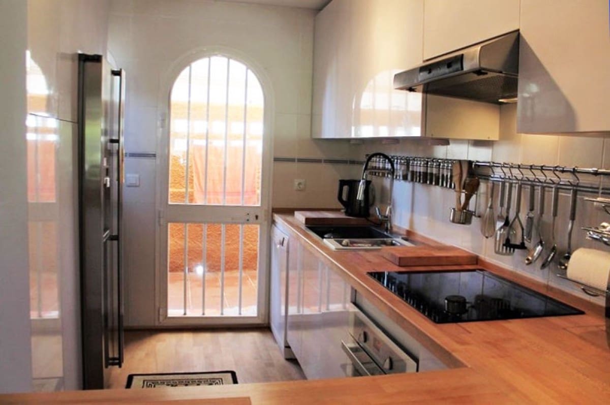 3 sypialnia Dom na sprzedaż w Nueva Andalucia z basenem - 425 000 € (Ref: 10001737)