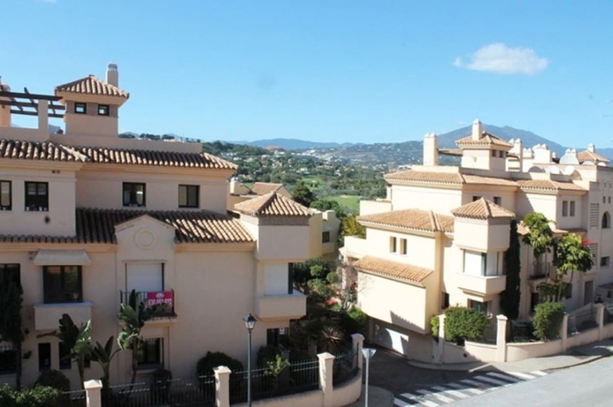 3 sypialnia Dom na sprzedaż w Nueva Andalucia z basenem - 425 000 € (Ref: 10001737)