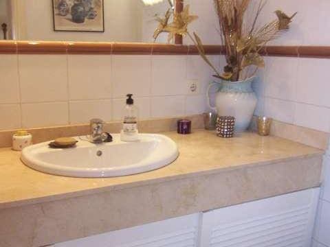 4 sypialnia Dom na sprzedaż w Nueva Andalucia z basenem garażem - 350 000 € (Ref: 10001738)