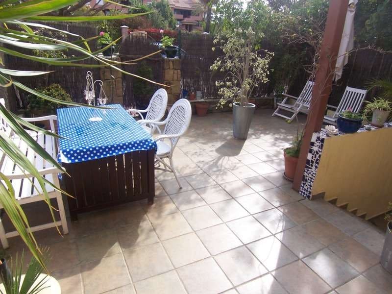 4 sypialnia Dom na sprzedaż w Nueva Andalucia z basenem garażem - 350 000 € (Ref: 10001738)
