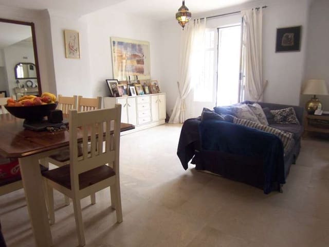 Casa de 4 habitaciones en Nueva Andalucia, Marbella en venta con piscina garaje - 350.000 € (Ref: 10001738)