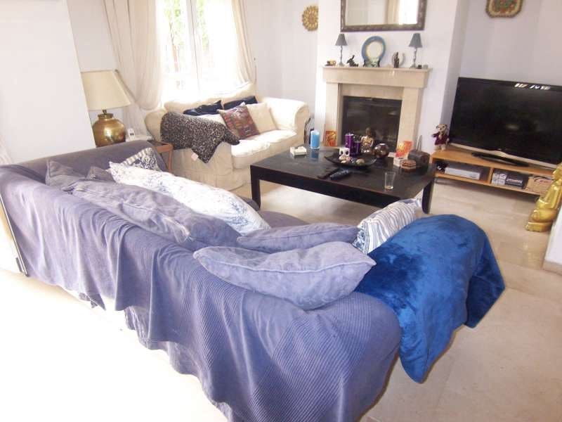 4 sypialnia Dom na sprzedaż w Nueva Andalucia z basenem garażem - 350 000 € (Ref: 10001738)