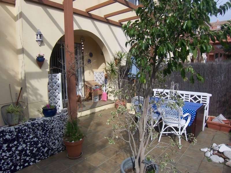 4 sypialnia Dom na sprzedaż w Nueva Andalucia z basenem garażem - 350 000 € (Ref: 10001738)