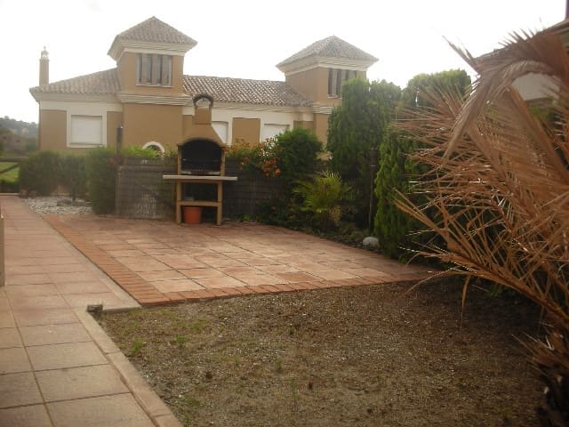 3 sypialnia Willa na sprzedaż w Marbella z basenem - 479 500 € (Ref: 10001739)