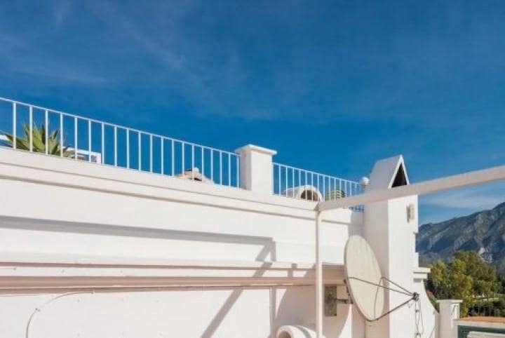 3 sypialnia Dom na sprzedaż w Marbella z basenem garażem - 475 000 € (Ref: 10001740)