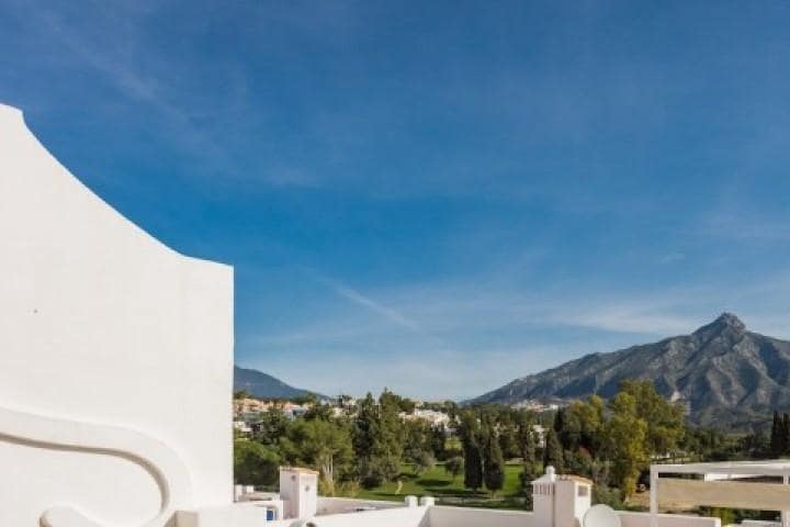 3 sypialnia Dom na sprzedaż w Marbella z basenem garażem - 475 000 € (Ref: 10001740)