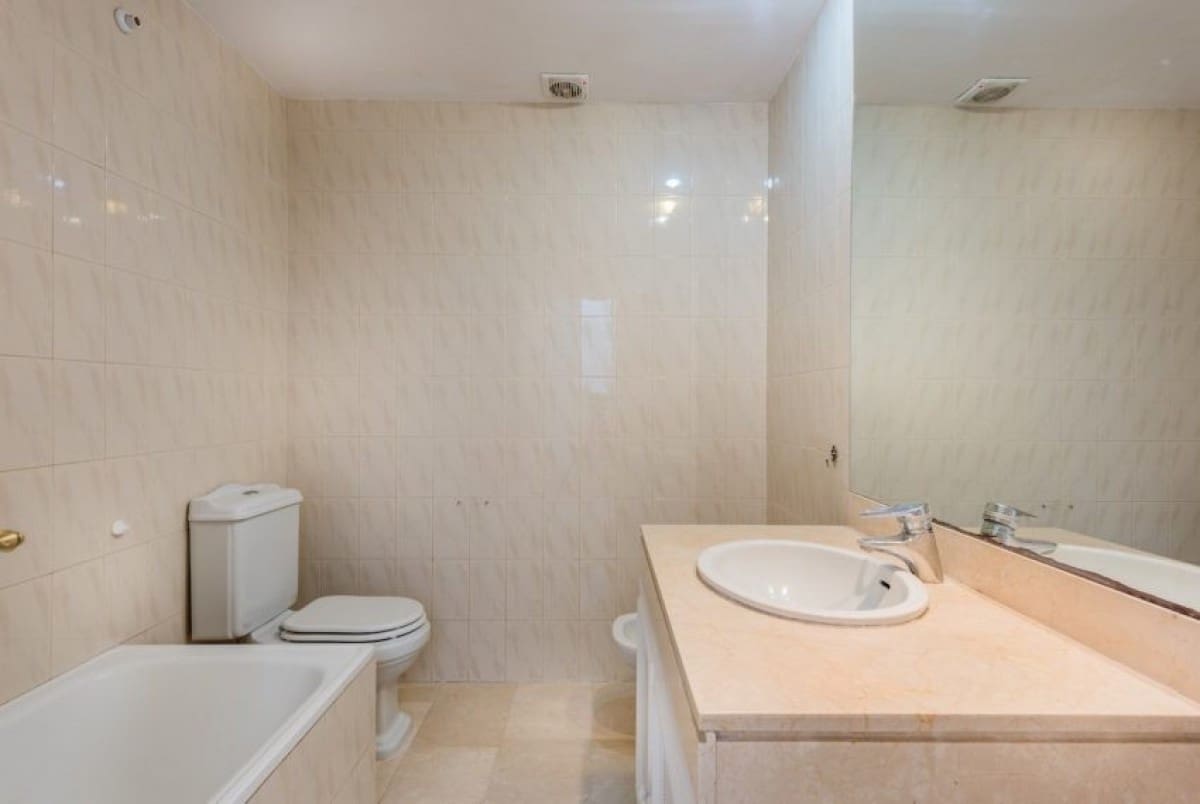3 sypialnia Dom na sprzedaż w Marbella z basenem garażem - 475 000 € (Ref: 10001740)