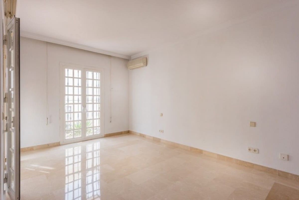 3 sypialnia Dom na sprzedaż w Marbella z basenem garażem - 475 000 € (Ref: 10001740)