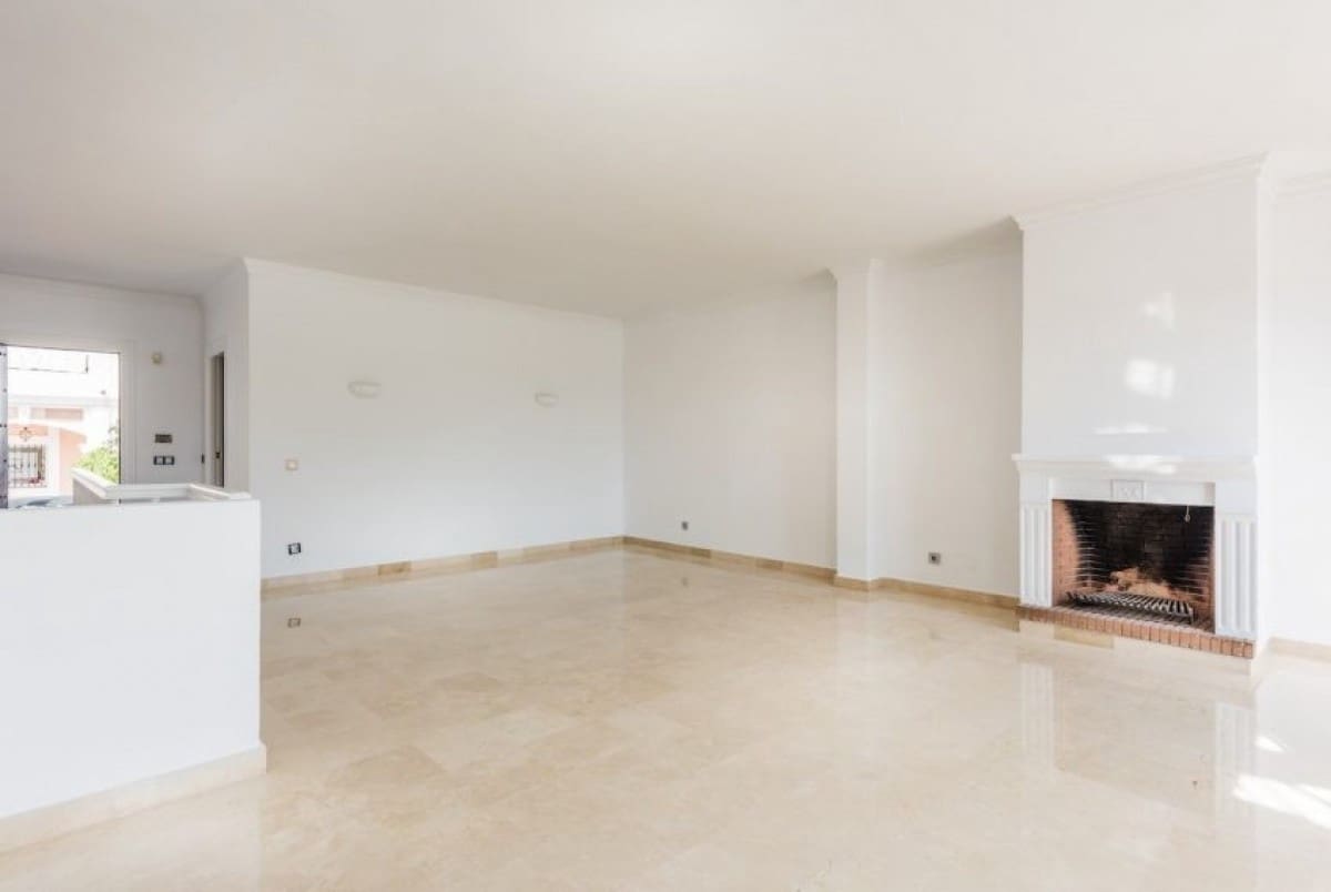 3 sypialnia Dom na sprzedaż w Marbella z basenem garażem - 475 000 € (Ref: 10001740)