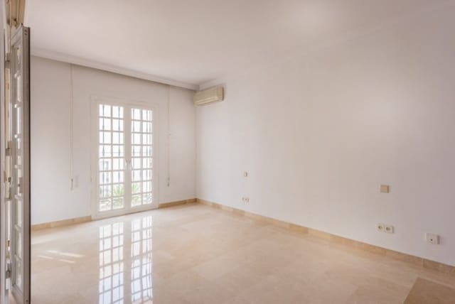 3 sypialnia Dom na sprzedaż w Marbella z basenem garażem - 475 000 € (Ref: 10001740)