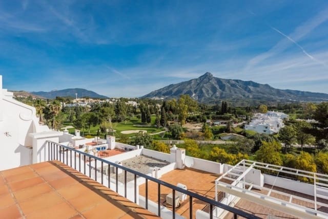 3 sypialnia Dom na sprzedaż w Marbella z basenem garażem - 475 000 € (Ref: 10001740)