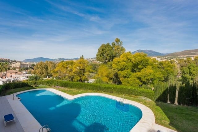 3 sypialnia Dom na sprzedaż w Marbella z basenem garażem - 475 000 € (Ref: 10001740)