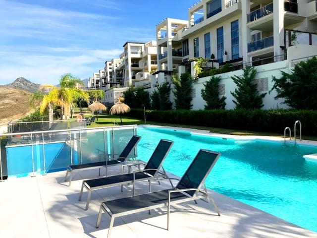 2 chambre Appartement à vendre à Los Flamingos, Benahavís avec piscine garage - 340 000 € (Ref: 10001741)