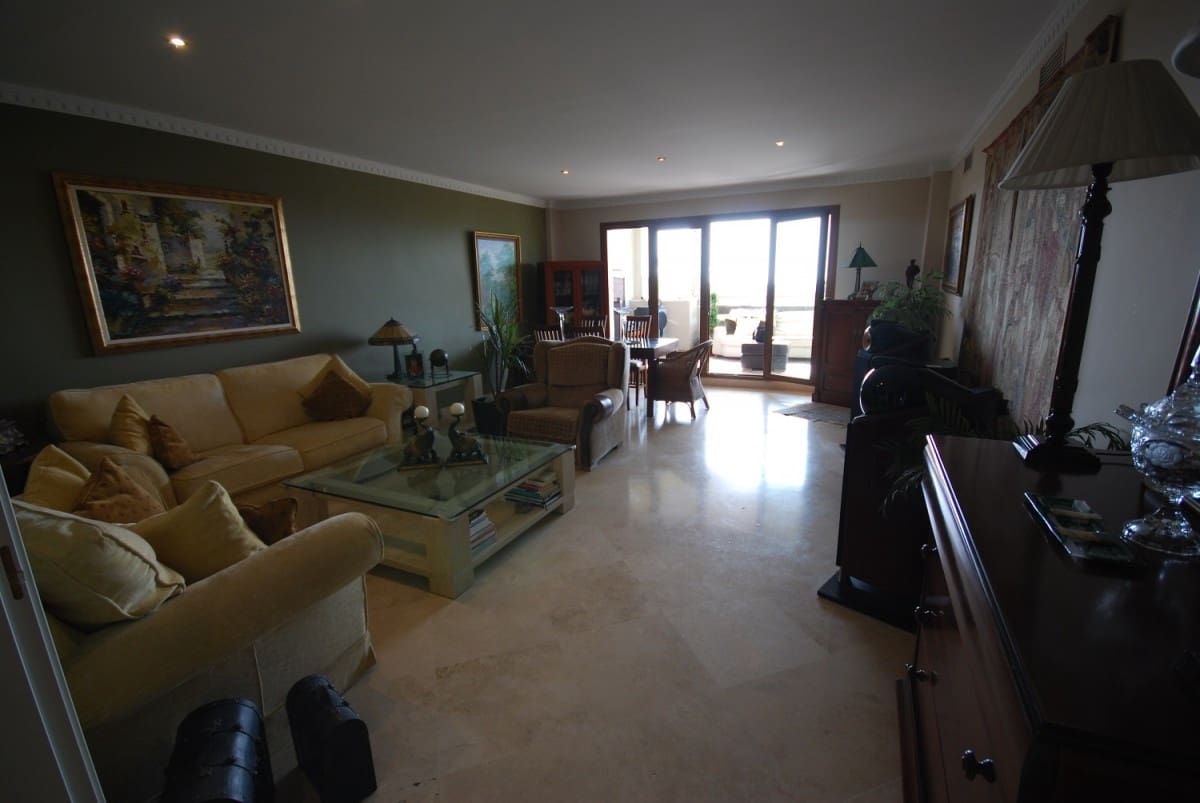 3 slaapkamer Appartement te koop in Marbella met zwembad garage - € 360.000 (Ref: 10001742)