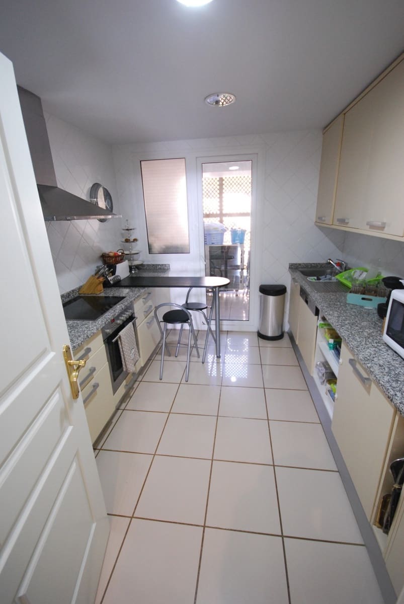 3 slaapkamer Appartement te koop in Marbella met zwembad garage - € 360.000 (Ref: 10001742)