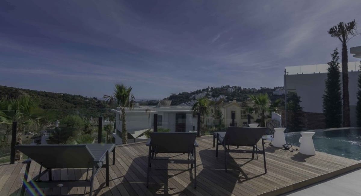 6 bedroom Villa for sale in Benahavis with pool garage - € 2,995,000 (Ref: 10001743)