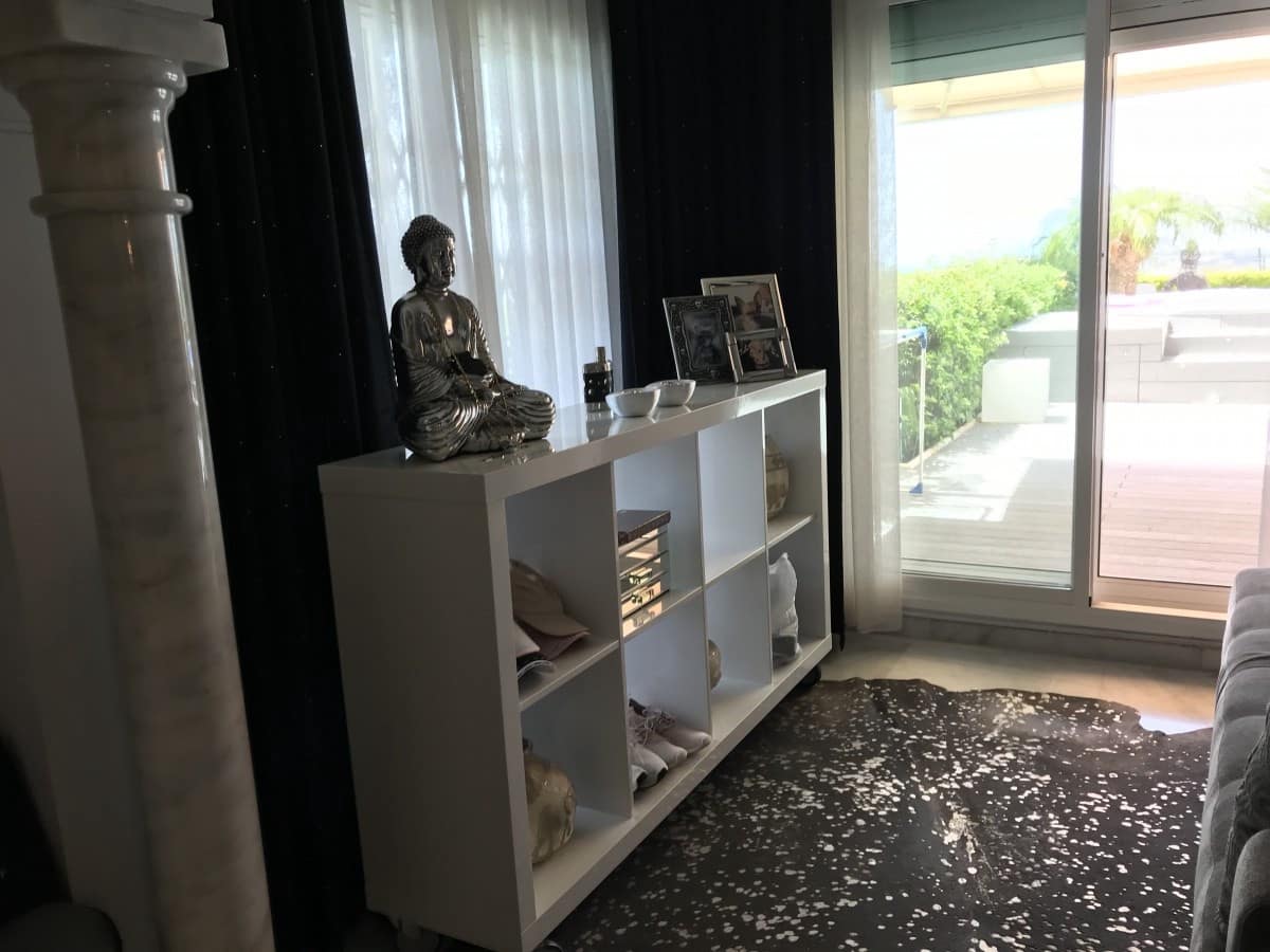 3 sypialnia Apartament na sprzedaż w Marbella z basenem garażem - 895 000 € (Ref: 10001744)
