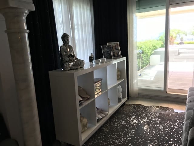 3 sypialnia Apartament na sprzedaż w Marbella z basenem garażem - 895 000 € (Ref: 10001744)