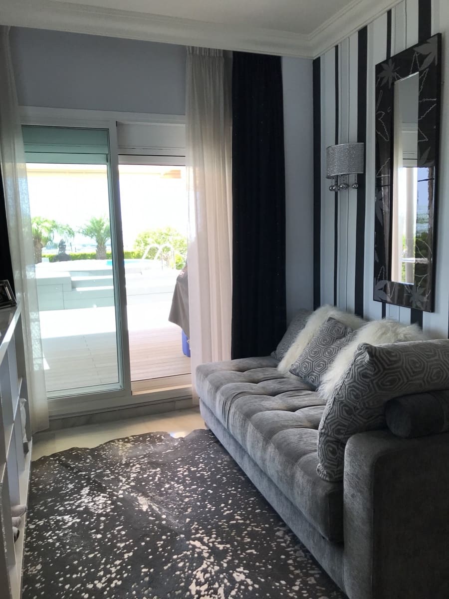 3 sypialnia Apartament na sprzedaż w Marbella z basenem garażem - 895 000 € (Ref: 10001744)
