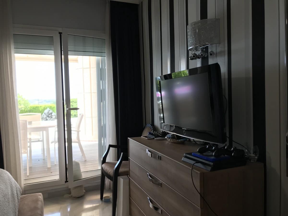 3 sypialnia Apartament na sprzedaż w Marbella z basenem garażem - 895 000 € (Ref: 10001744)