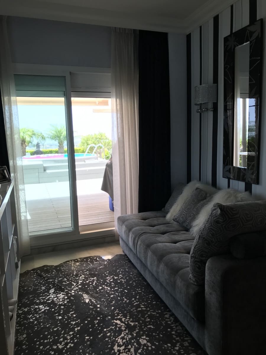 3 sypialnia Apartament na sprzedaż w Marbella z basenem garażem - 895 000 € (Ref: 10001744)