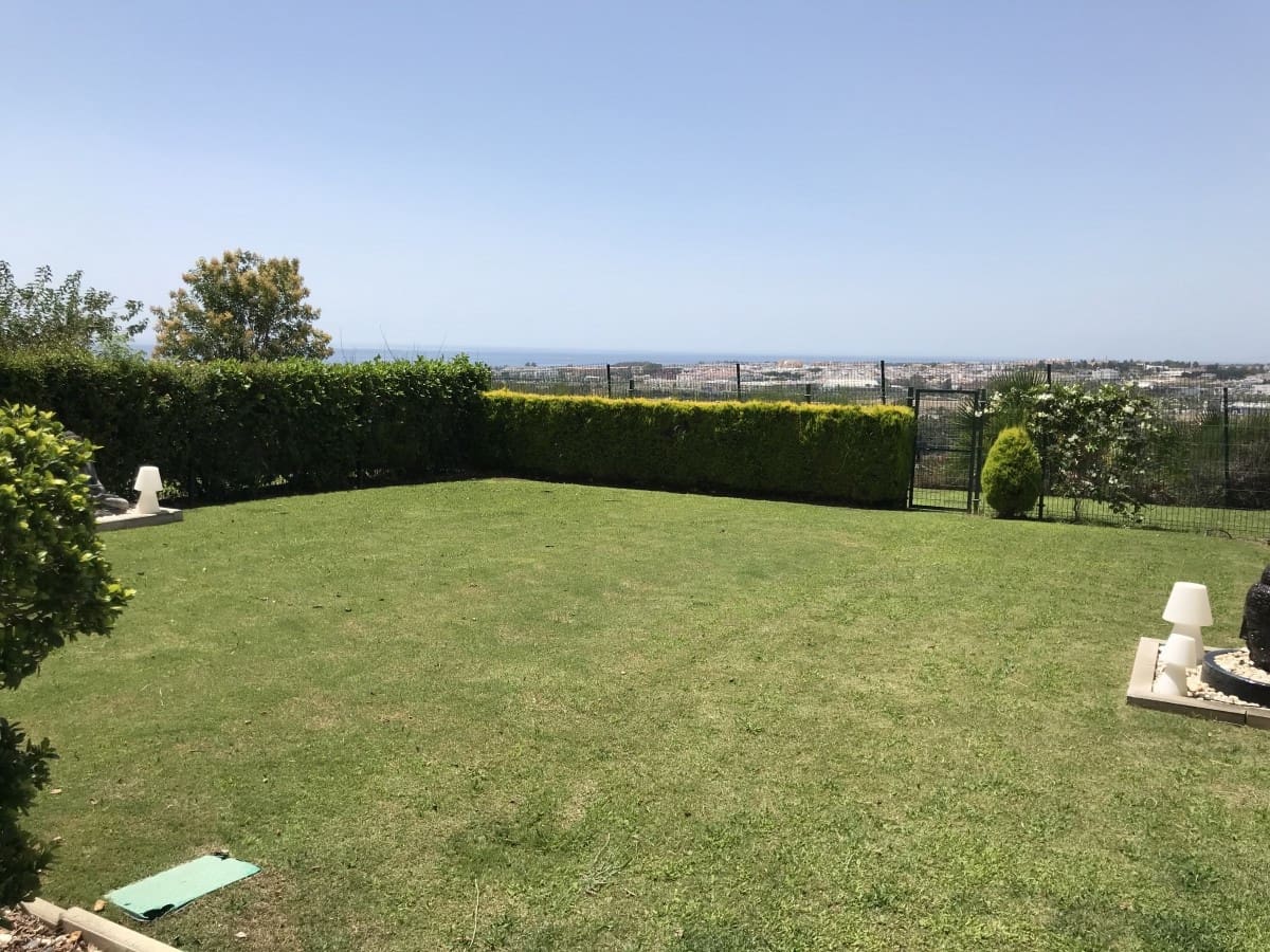3 sypialnia Apartament na sprzedaż w Marbella z basenem garażem - 895 000 € (Ref: 10001744)