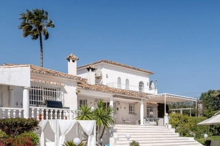 5 slaapkamer Villa te koop in Marbella met zwembad garage - € 2.650.000 (Ref: 10001747)
