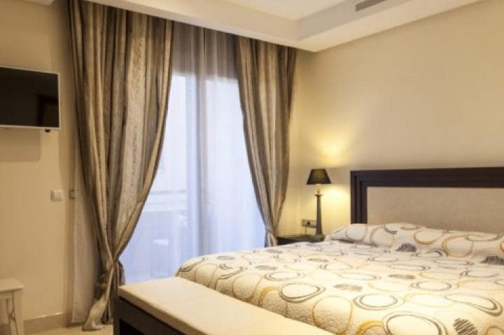 Apartamento de 2 habitaciones en Puerto Banus en venta con piscina garaje - 1.250.000 € (Ref: 10001752)