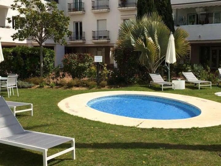 3 bedroom Penthouse for sale in Marbella with pool garage - € 390,000 (Ref: 10001753)
