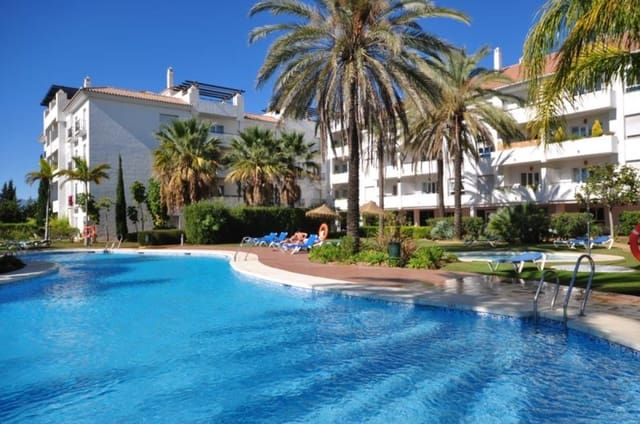 3 bedroom Penthouse for sale in Marbella with pool garage - € 390,000 (Ref: 10001753)