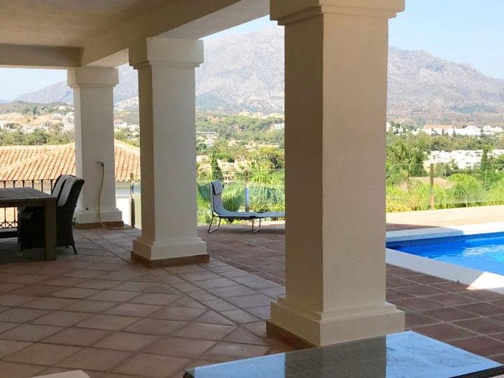 Chalet de 5 habitaciones en Marbella en venta con piscina garaje - 2.350.000 € (Ref: 10001757)
