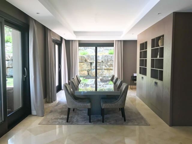 Chalet de 5 habitaciones en Marbella en venta con piscina garaje - 2.350.000 € (Ref: 10001757)