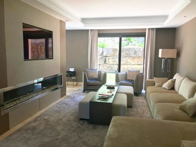 Chalet de 5 habitaciones en Marbella en venta con piscina garaje - 2.350.000 € (Ref: 10001757)
