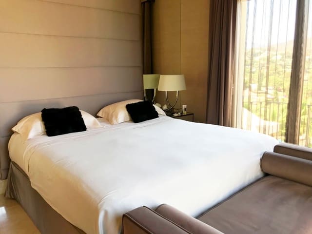 Chalet de 5 habitaciones en Marbella en venta con piscina garaje - 2.350.000 € (Ref: 10001757)