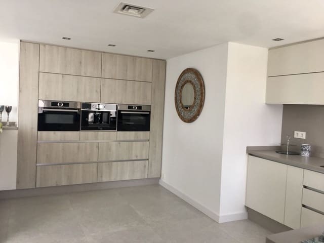 4 slaapkamer Villa te koop in Marbella met zwembad garage - € 1.890.000 (Ref: 10001759)