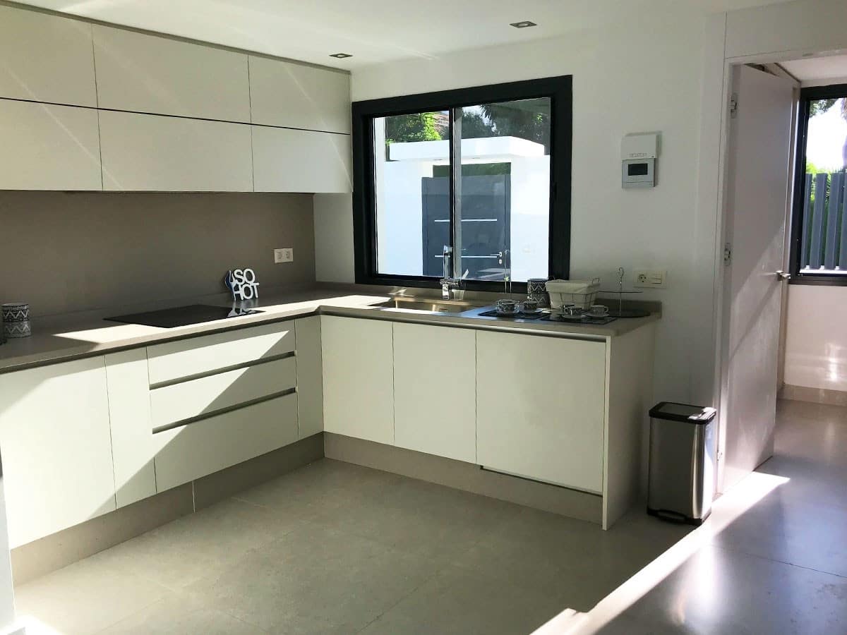 4 soverom Villa til salgs i Marbella med svømmebasseng garasje - € 1 890 000 (Ref: 10001759)