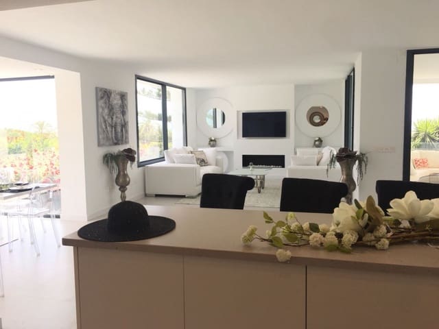 4 slaapkamer Villa te koop in Marbella met zwembad garage - € 1.890.000 (Ref: 10001759)