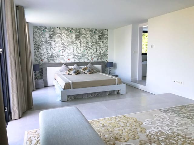 4 slaapkamer Villa te koop in Marbella met zwembad garage - € 1.890.000 (Ref: 10001759)