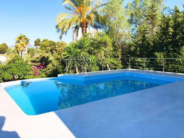 4 slaapkamer Villa te koop in Marbella met zwembad garage - € 1.890.000 (Ref: 10001759)