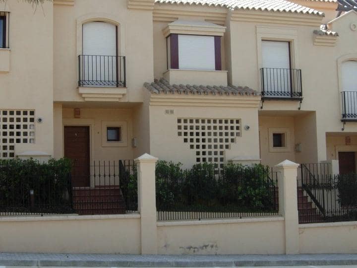 3 soverom Hus til salgs i Marbella med svømmebasseng garasje - € 530 000 (Ref: 10001760)