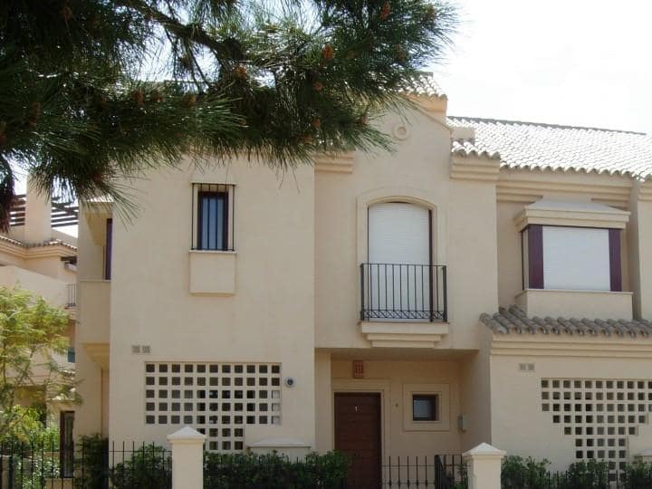 3 soverom Hus til salgs i Marbella med svømmebasseng garasje - € 530 000 (Ref: 10001760)