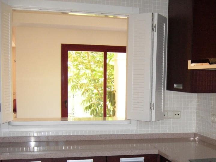 3 soverom Hus til salgs i Marbella med svømmebasseng garasje - € 530 000 (Ref: 10001760)