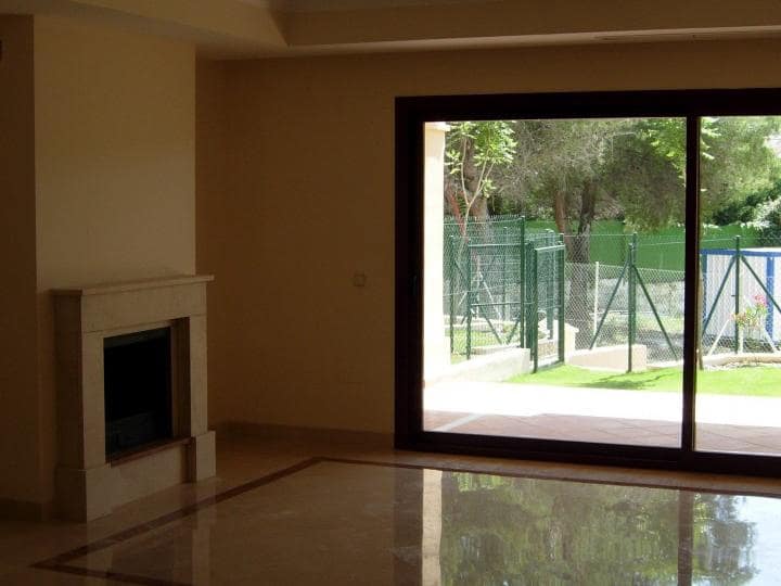 3 soverom Hus til salgs i Marbella med svømmebasseng garasje - € 530 000 (Ref: 10001760)