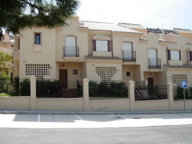 3 soverom Hus til salgs i Marbella med svømmebasseng garasje - € 530 000 (Ref: 10001760)