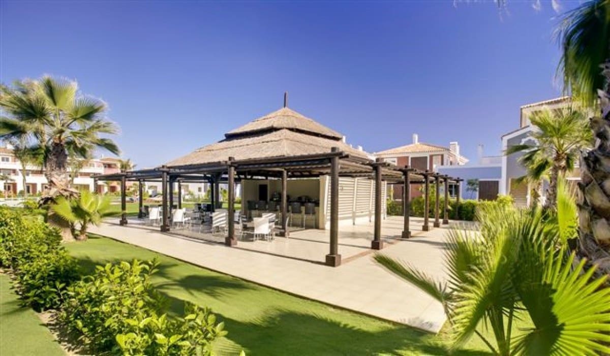 2 soveværelse Lejlighed til salg i Estepona med swimmingpool - € 325.000 (Ref: 10001761)