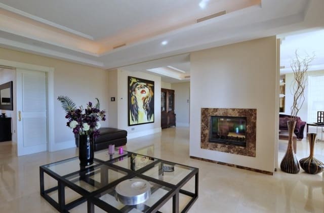 4 quarto Moradia para venda em Marbella com piscina garagem - 2 750 000 € (Ref: 10001763)